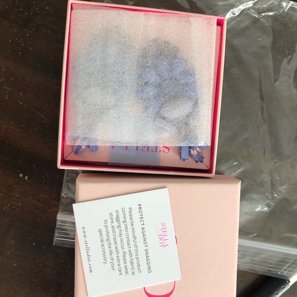 Heck Yes statement earrings - Picture 5 of 7